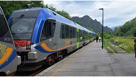 Treni, la denuncia del comitato dei pendolari: Dicembre è iniziato tra ritardi, cancellazioni e disagi