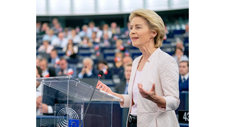 Von der Leyen: “Sull’auto tratto io”. Arrivano incentivi o il rinvio dopo il 2035?