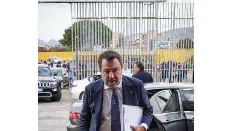 Salvini riunisce d'urgenza la Lega: 'Gazebo e manifestazioni in tutt'Italia contro magistrati politicizzati'