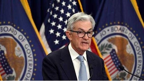 Fed taglia i tassi Usa dello 0,25%. Powell: «Prossime decisioni in base ai dati»