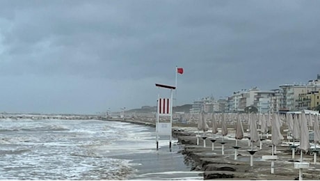 Mareggiate da Cavallino a Eraclea. A Caorle danni alla spiaggia di Ponente