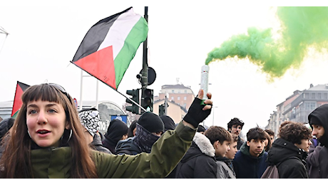 La città in balia dei centri sociali