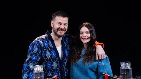 Francesca Michielin ospite piccante di Cattelan: «Tifo Ferrari che ha due piloti fighissimi, Leclerc e Hamilton»