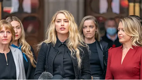 Amber Heard sul caso Lively-Baldoni: “Ho vissuto sulla mia pelle la manipolazione sui social media”