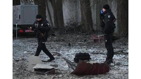 Ucraina, polizia: Uomo spara vicino a Kiev, diversi morti