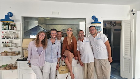 Jennifer Lopez sorridente e in gran forma in Costiera Amalfitana: dimenticati i problemi con Ben Affleck