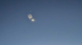 Avvistamenti di oggetti luminosi nei cieli di mezza Sicilia: ma è un razzo di SpaceX
