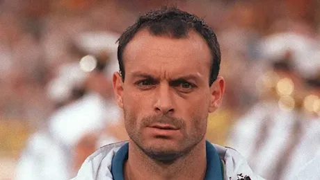 Addio a Totò Schillaci, è morto l’eroe delle ‘Notti Magiche’: i suoi gol fecero sognare l’Italia