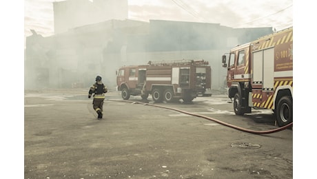 Attacco con missili e droni a Kiev: esplosioni e feriti in Ucraina