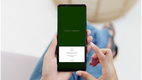 Banca Intesa Sanpaolo down: non funzionano app e home banking