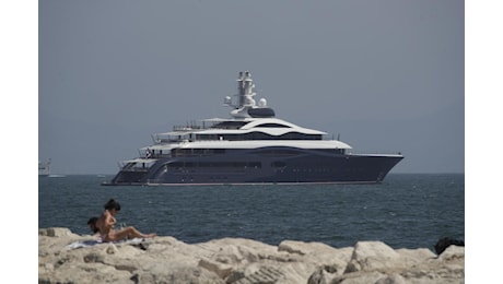 Napoli, arriva il super yacht di Mark Zuckerberg - Foto