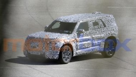 Defender Sport, Land Rover crede nel Baby Defender. Prime foto