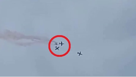Pantelleria, scontro tra tre Frecce Tricolori: l’incidente in volo durante l’esibizione
