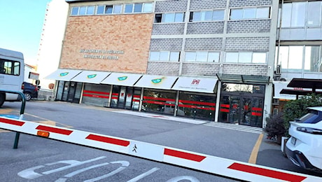 Sevizie al figlio di 5 mesi per ottenere sussidi per le cure: è la pista della procura di Padova