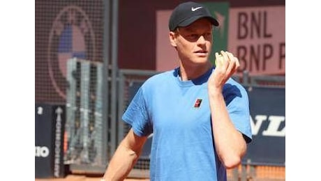 Sinner, allenamento con Ruud tra l’entusiasmo del Foro