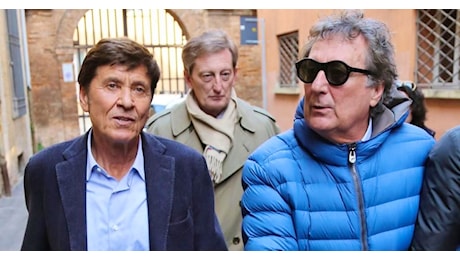 Enzo Iacchetti e Gianni Morandi hanno litigato: «Non ci parliamo più». Ecco perché