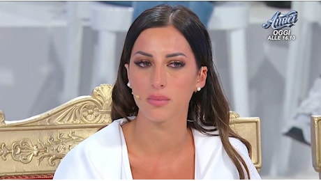 Francesca Sorrentino si sfoga in lacrime a Uomini e Donne: Soffro di ansia, non mi sento a mio agio