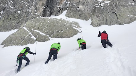 Adamello, due alpinisti inglesi dispersi: individuato un corpo