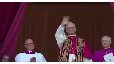 Robert Francis Prevost eletto nuovo papa, il discorso di Leone XIV dalla Loggia delle Benedizioni: “La pace sia con voi, con tutti i popoli e con tutta la Terra” – VIDEO