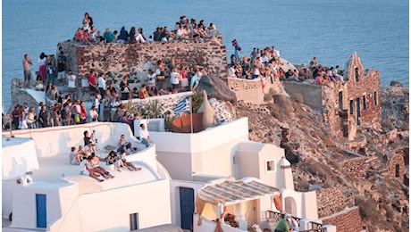 Santorini e Mykonos, i croceristi dovranno pagare 20 euro di tasse turistiche