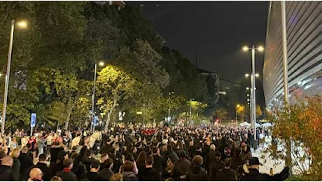 VIDEO MN - Verso Real Madrid-Milan: i tifosi milanisti sono arrivati al Santiago Bernabeu