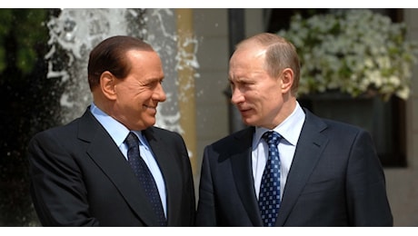 Putin è stato costretto all’Operazione speciale, il suo intento era di sostituire Zelensky e i suoi con persone per bene (Silvio Berlusconi)