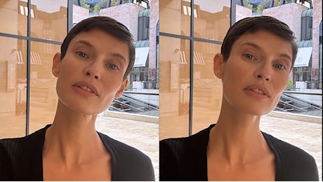 Bianca Balti e la chemioterapia: si mostra sui social senza capelli