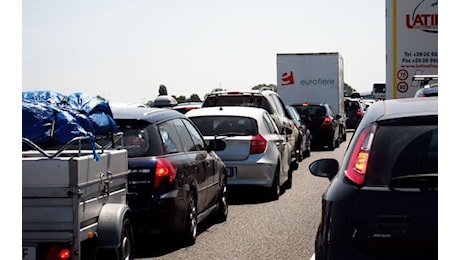 Esodo estivo 2024, traffico da bollino nero nelle autostrade nel primo weekend di agosto