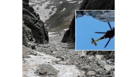 Tragedia in quota, un escursionista scivola e precipita per oltre 50 metri. Un 32enne è morto. Vano l'intervento del soccorso alpino con l'elicottero
