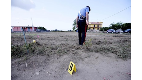 Napoli, lite per un pallone: 13enne accoltellato