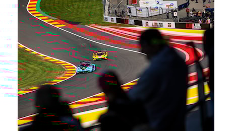 Prove libere 6h di Spa 2025: Giovinazzi sbatte, a muro anche Aston Martin e Mercedes