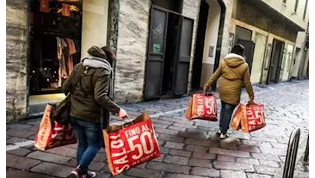 Saldi, Confesercenti: A Genova inizio positivo grazie agli stranieri