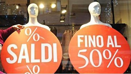 Saldi, partenza con il botto: assalto in centro a Firenze e negli outlet