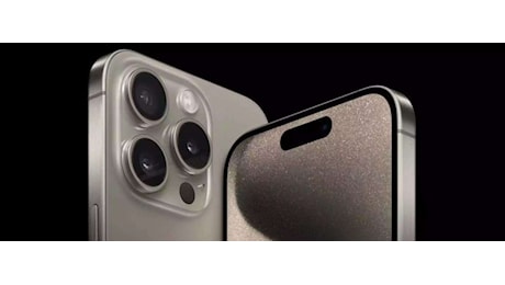 iPhone 15 Pro (256 GB): sconto FOLLE del 18% su Amazon