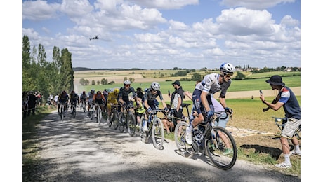 Tour de France, Visma in difesa sugli sterrati: «Una buona scelta non collaborare»