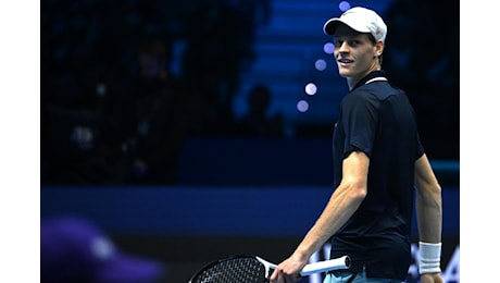 Atp Finals: Sinner non fa sconti, travolto anche Medvedev. Il russo sconfitto in 2 set. Jannik: 'Primo obiettivo raggiunto'