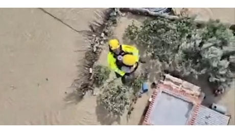 Esondazione del fiume Salso a Licata: cinque persone salvate, una era bloccata sul tetto - VIDEO