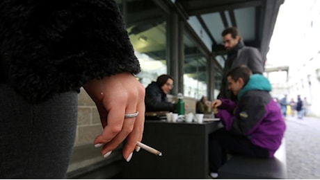 Milano e lo stop al fumo all'aperto da gennaio: un divieto per educare e proteggere