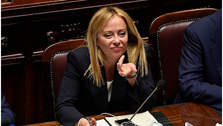 Governo Meloni vuole alzare gli stipendi di 8 ministri: chi sono e i numeri, oltre 7mila euro in più al mese