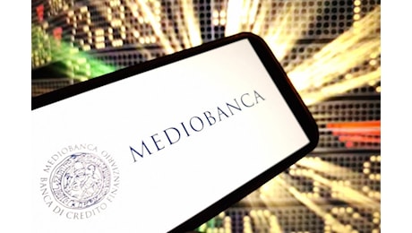 Mediobanca aumenta l’utile e vola a Piazza Affari. Si infiamma il risiko bancario italiano