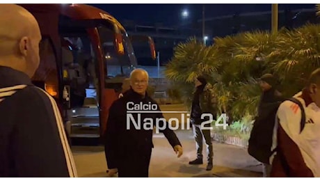 Roma arrivata a Napoli, hotel blindatissimo: sentite cosa urla un tifoso a Ranieri! | VIDEO ESCLUSIVO