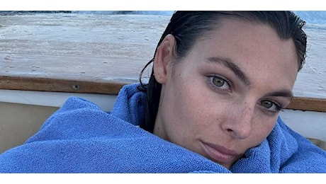 Vittoria Ceretti in Italia con Leo Di Caprio con un diamante al dito