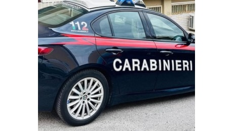 Arezzo, donna trovata morta in un campo con una ferita alla testa: ipotesi omicidio