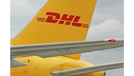 Aereo cargo della DHL si schianta vicino all'aeroporto di Vilnius: un morto e due feriti