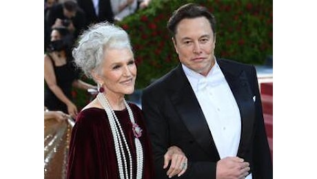 Musk e il gossip - bufala su Meloni, interviene la mamma di Elon: 'Era con me'