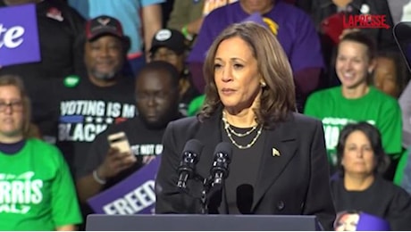 Usa 2024, durante un comizio Kamala Harris dà dello squilibrato a Donald Trump