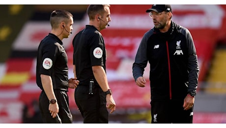 Premier League, insulti a Klopp: sospeso l'arbitro David Coote