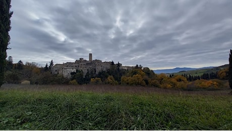 Corone, gioielli, serpenti, monete: nuove scoperte a San Casciano dei Bagni