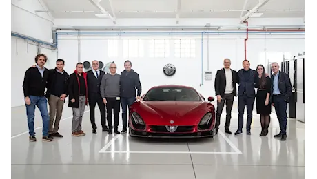 Consegnata la prima Alfa Romeo 33 Stradale: c’è una ricorrenza storica