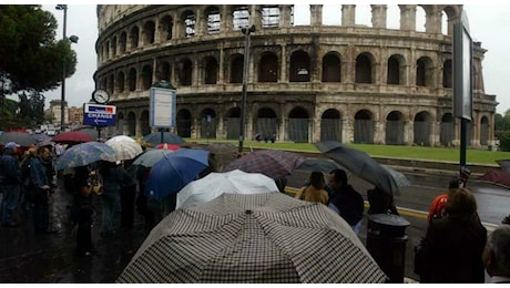 Bomba d'acqua oggi su Roma: quando arriva il temporale (e quanto dura la pioggia). Crollano le temperature. Le previsioni